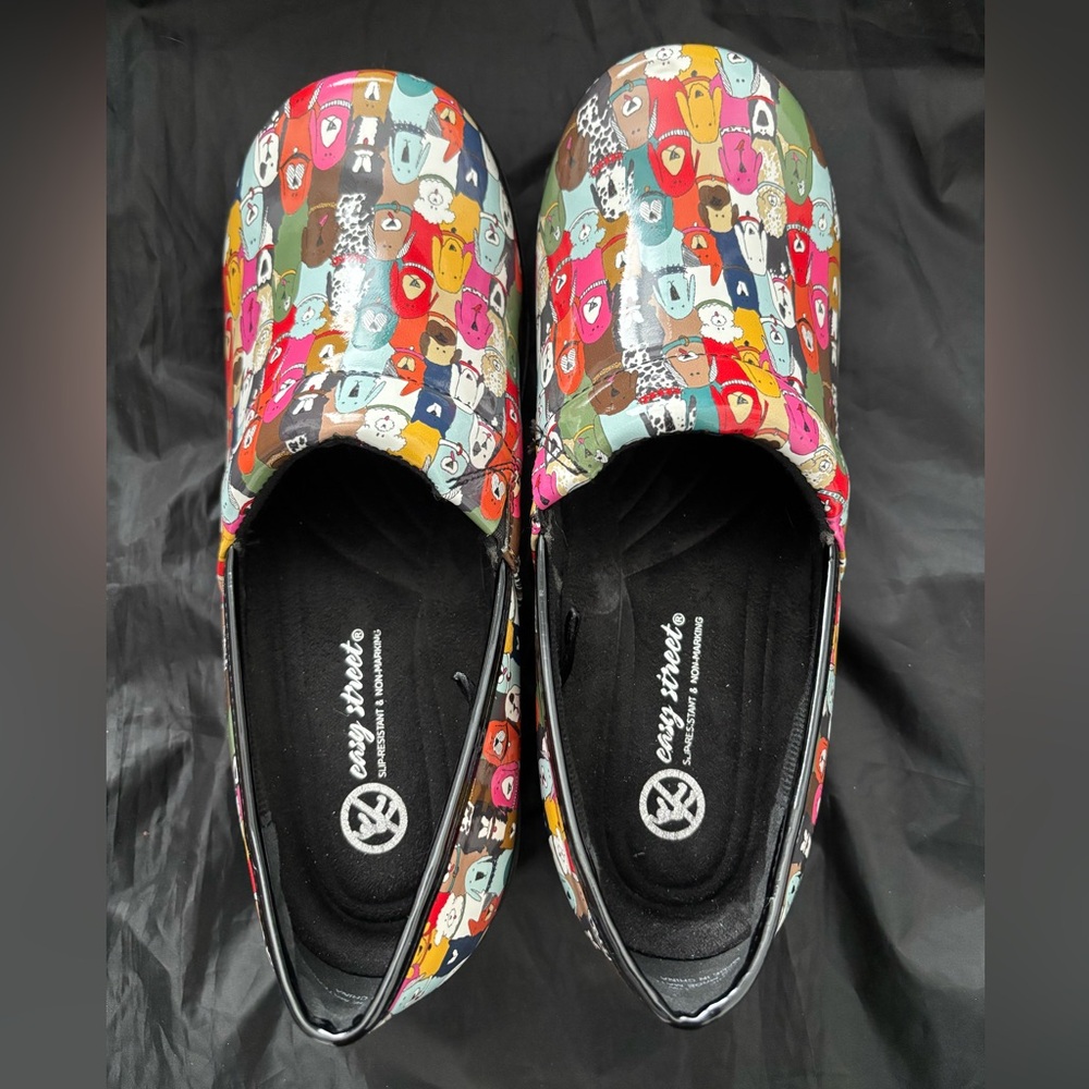 Easy Street “Laurie” Puppy Print shoes women’s size 11